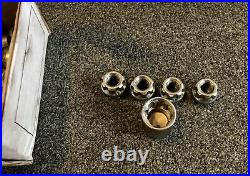 4 Fox 17 Inch Alloy Wheels With Locking Wheel Nuts and Key