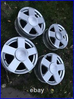 Ford fiesta zetec alloy wheels With Centre Caps, Locking Wheel Nuts. 4 Alloys
