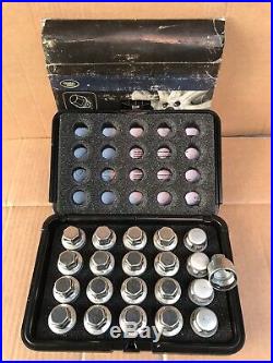 GENUINE LAND ROVER, RANGE ROVER/SPORT ALLOY WHEEL NUTS And LOCKING Set