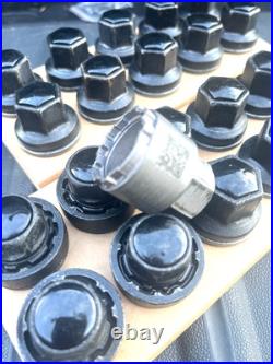 Genuine Land Rover Defender 2020 On L663 Black Wheel Nuts And Lock Set Set