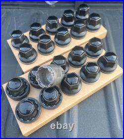 Genuine Land Rover Defender 2020 On L663 Black Wheel Nuts And Lock Set Set