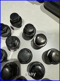 Genuine Land Rover OEM Wheel Nuts + 5 Locks 14x1.50 MY23 Black