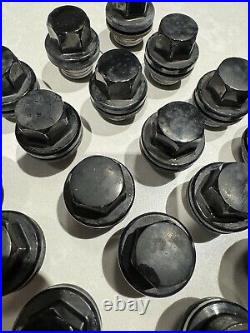 Genuine Land Rover OEM Wheel Nuts + 5 Locks 14x1.50 MY23 Black