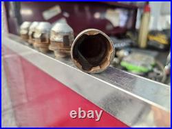 Jaguar Wheel Genuine Locking Key Code L and 4 locking nuts