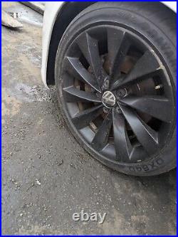 Vw Scirocco 1.4 Tsi Breaking Cavd Engine Colour Code Lb9a One Wheel Bolt